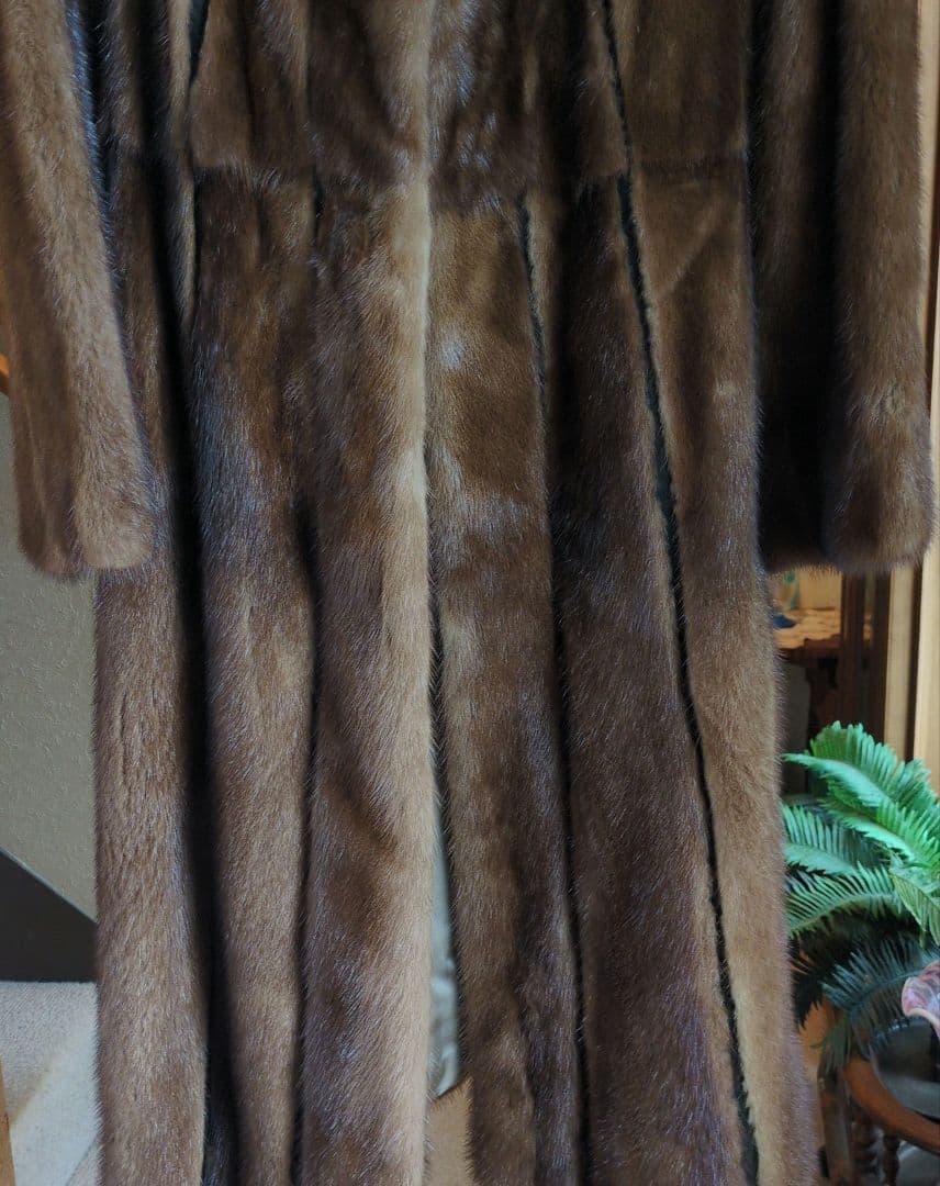 ブラウン毛皮ロング　ミンクコート　革ベルト　13号