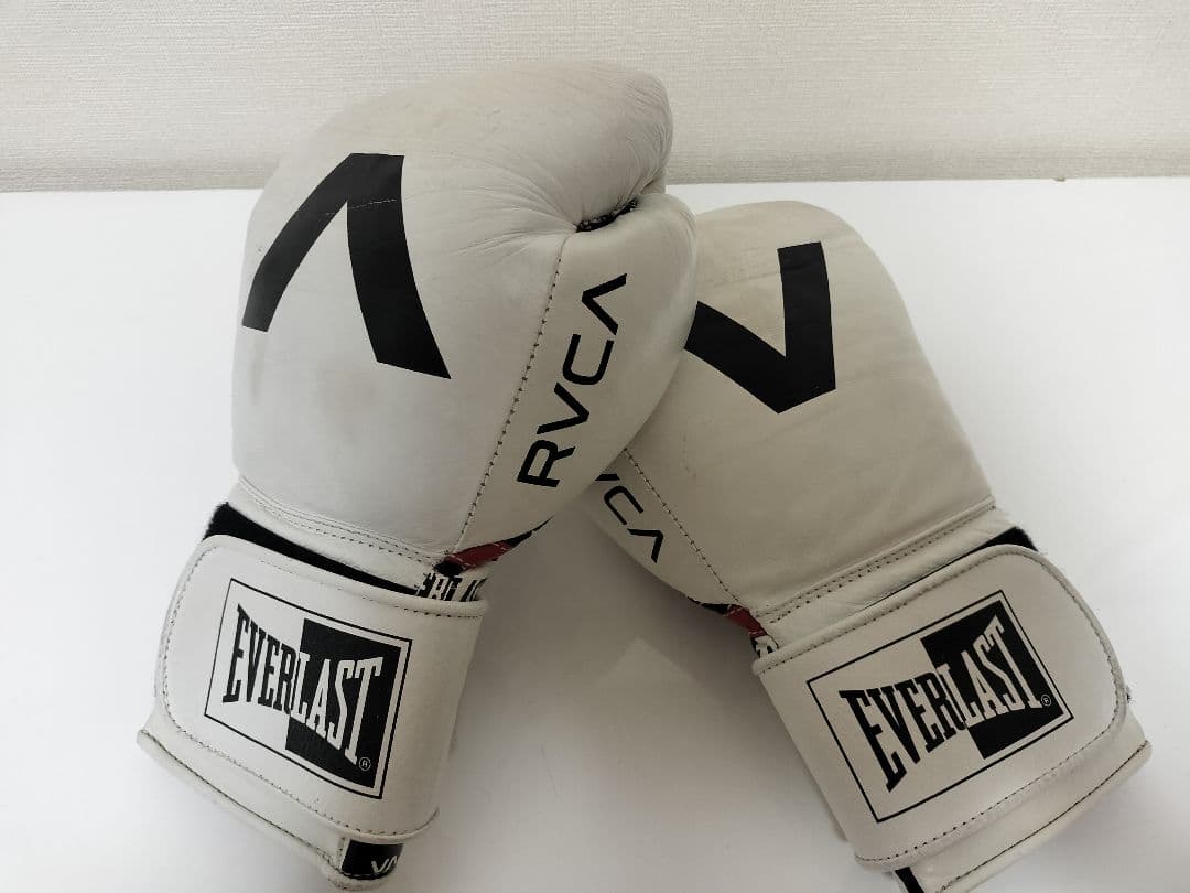 RVCA✕エバーラスト　ダブルネーム ボクシンググローブ