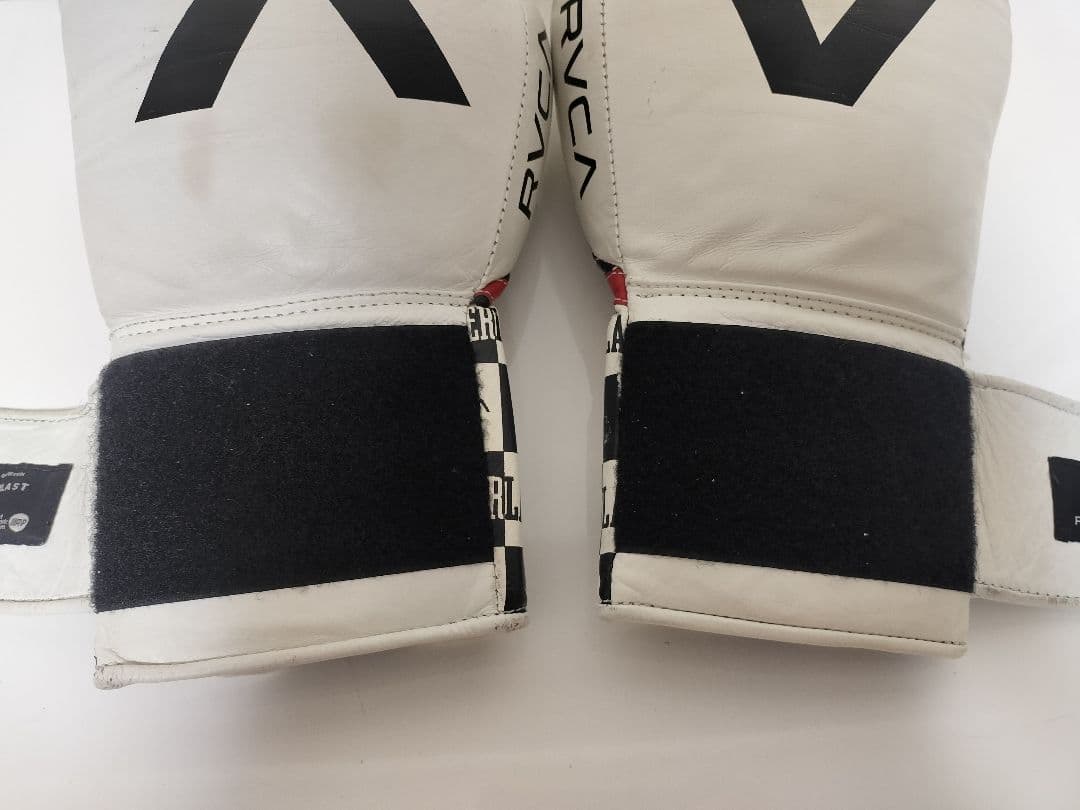 RVCA✕エバーラスト　ダブルネーム ボクシンググローブ