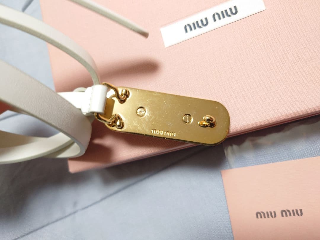 miu miu ☆ベルト ストーン付き ホワイト新品　未使用