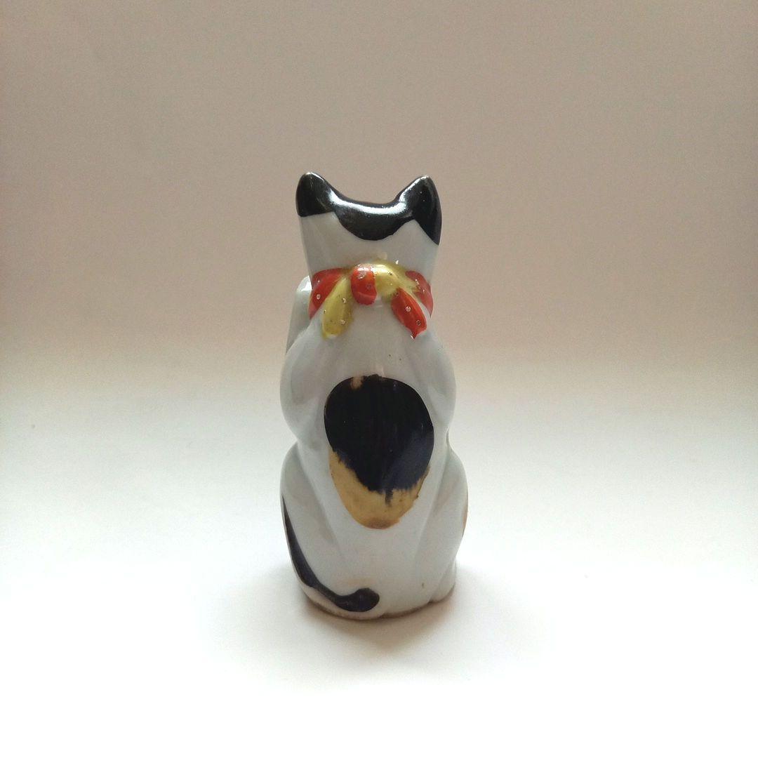 招き猫　磁器人形　猫の置物