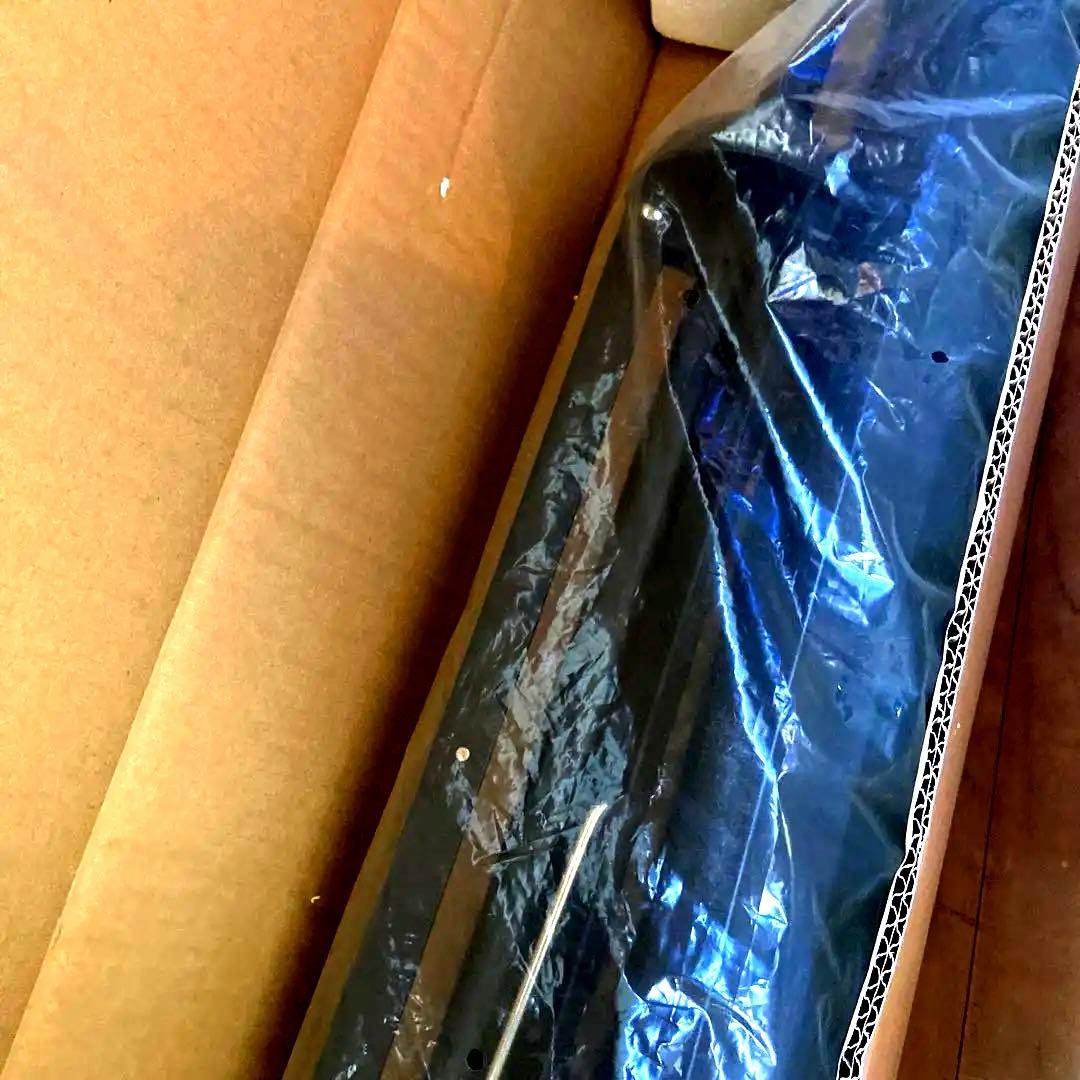 プロジェクタースクリーン三脚式105型