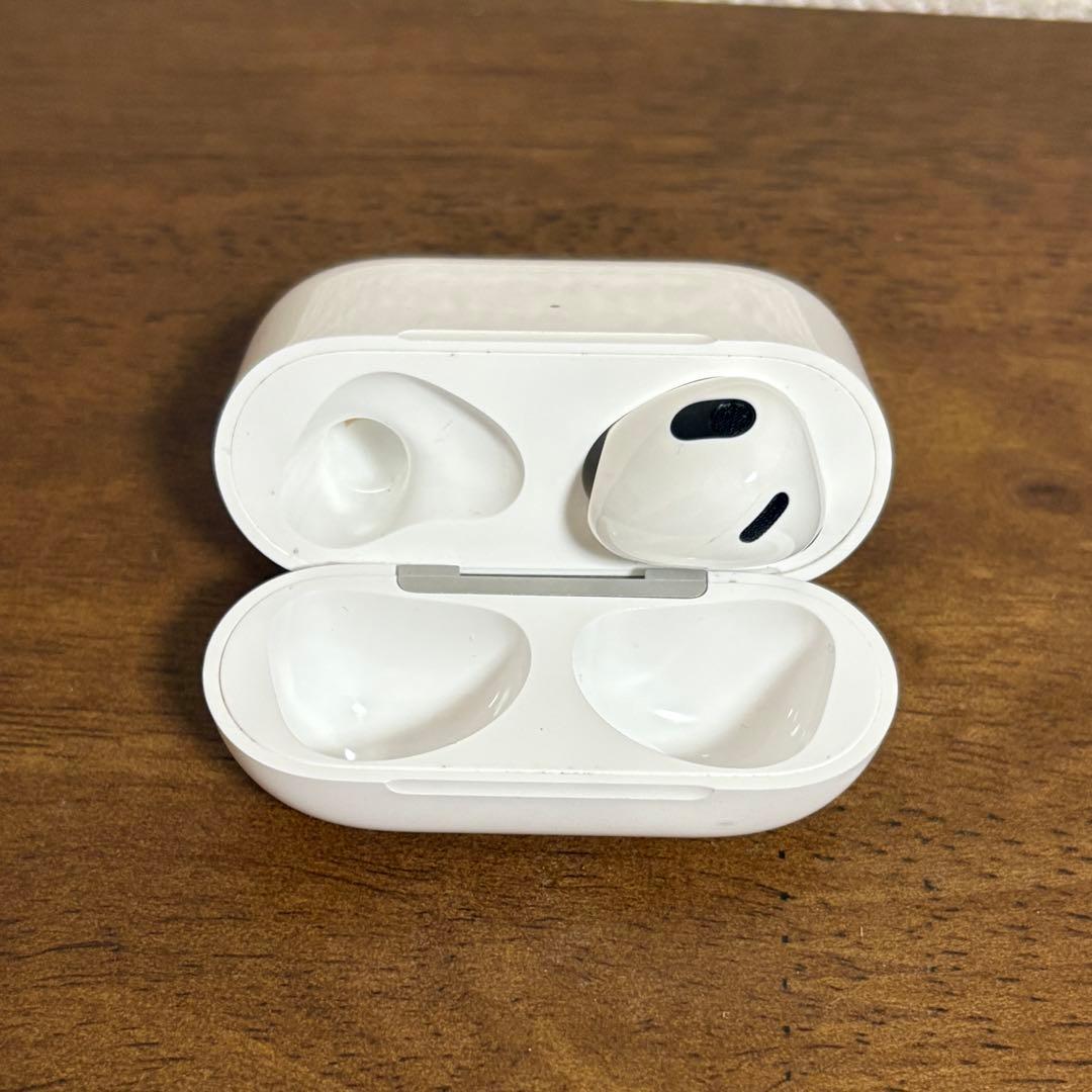 【AirPods 第３世代】中古品⭐︎箱あり・アクセサリ類未使用 正規品
