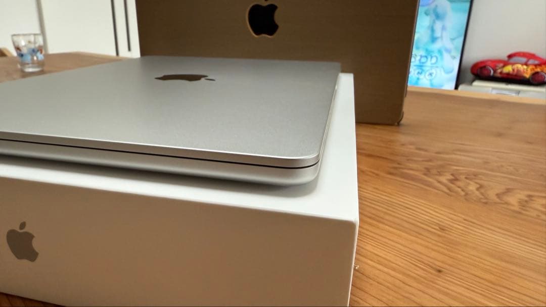 【極美品】MacBookAir M2 シルバー 8GB 512GB