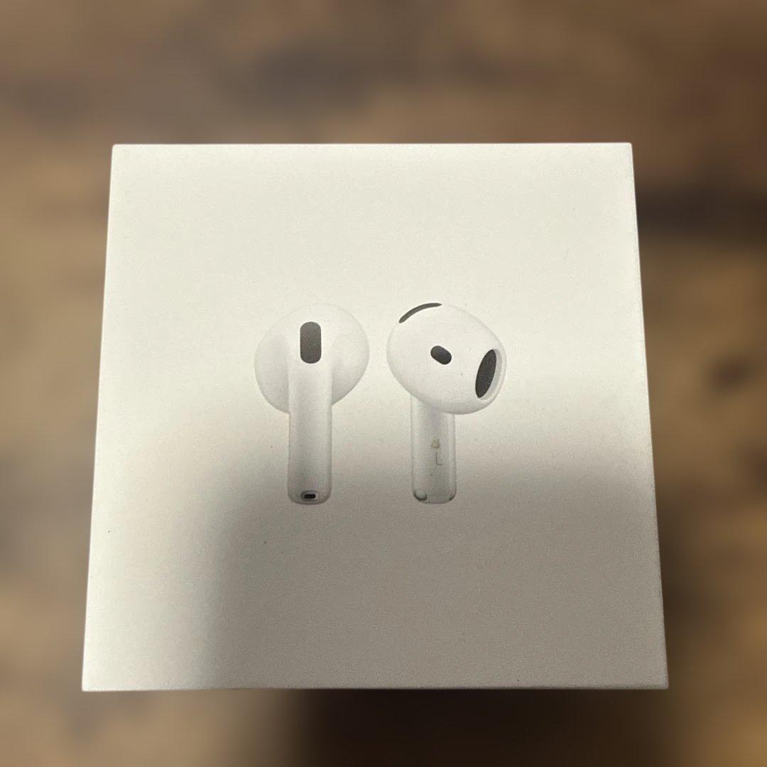 新品未開封　AirPods 4 アクティブノイズキャンセル非搭載