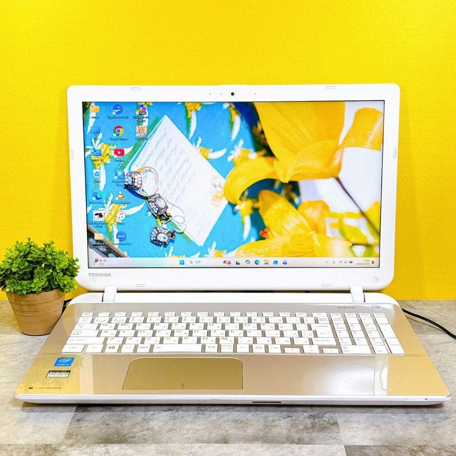 ｉ5＆新品SSDで快適✨おしゃれゴールド❣ブルーレイ カメラ付き 薄型Win11