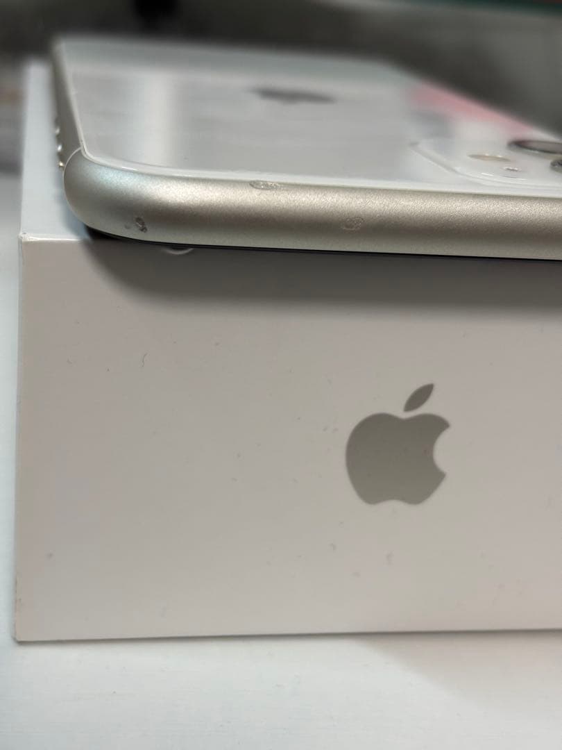 Apple iPhone 11 ホワイト 128GB 箱付属