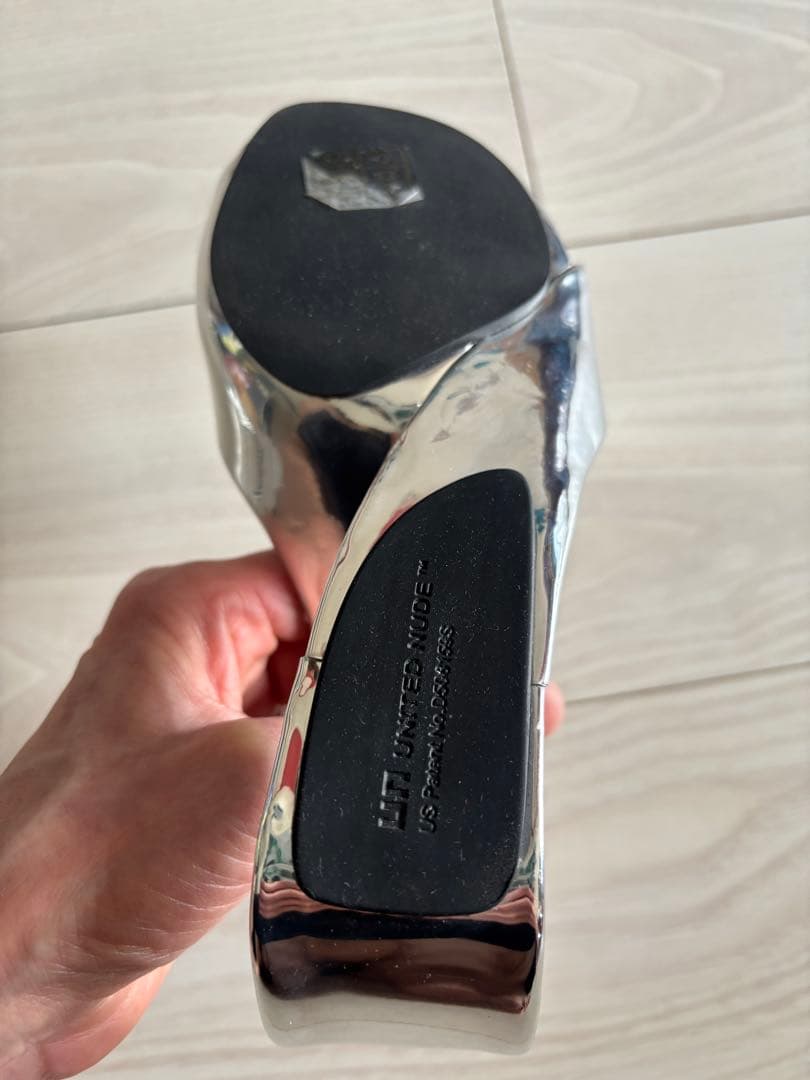 UNITED Nude シルバーオープントゥーミュール