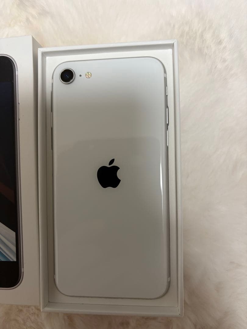 Apple iPhone SE 第2世代 ホワイト 無傷美品