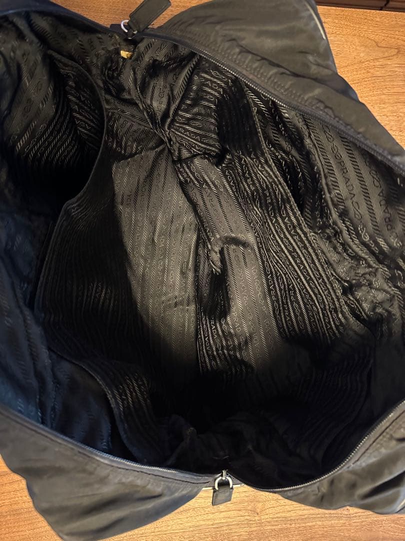 PRADA トラベルバッグ　ブラック　収納多数　美品