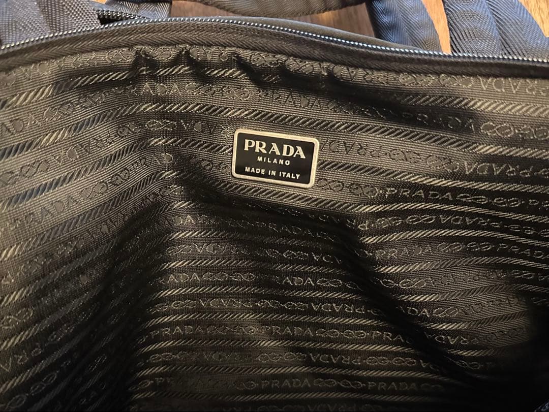 PRADA トラベルバッグ　ブラック　収納多数　美品