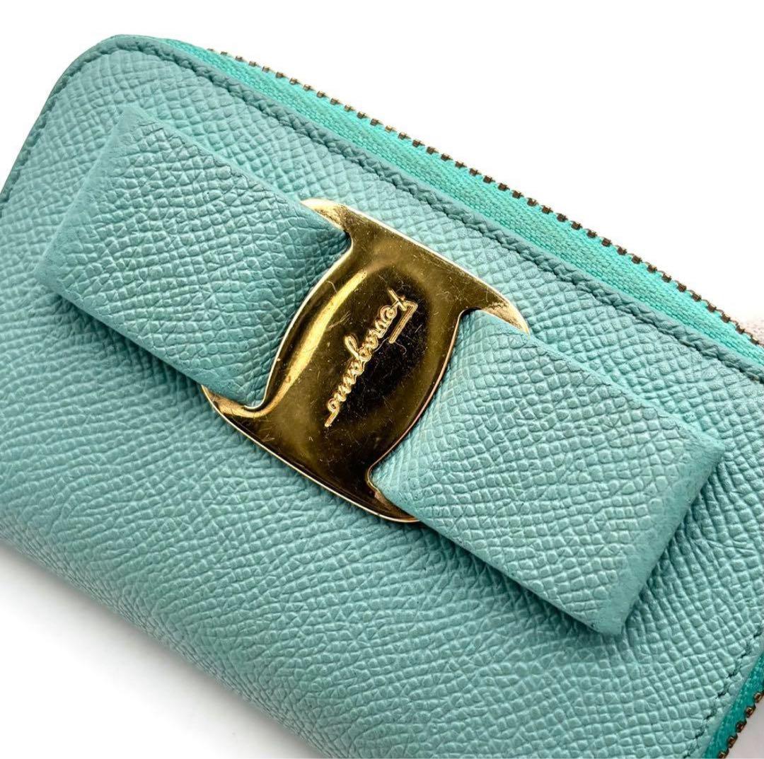 美品✨フェラガモ ヴァラリボン ケース コンパクトウォレット グリーン