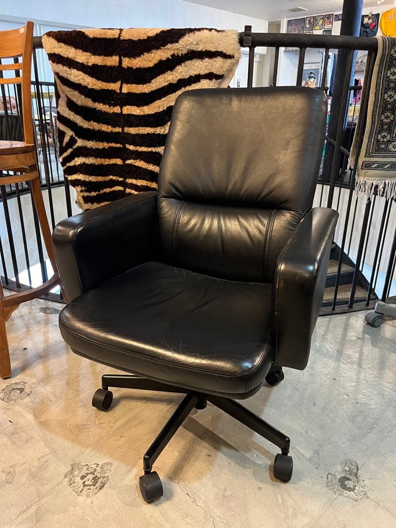 guiter guiterKarimoku デスクチェア