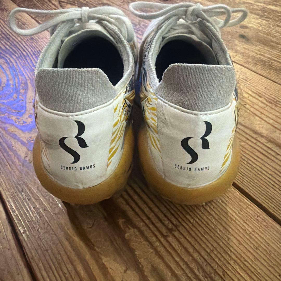 ミズノ　モレリアネオⅢ JAPAN セルヒオ・ラモスSR4 26.5センチ