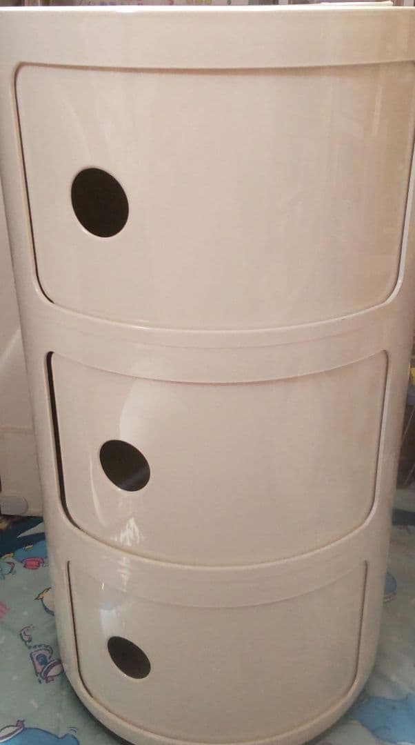 カルテル コンポニビリ 3段