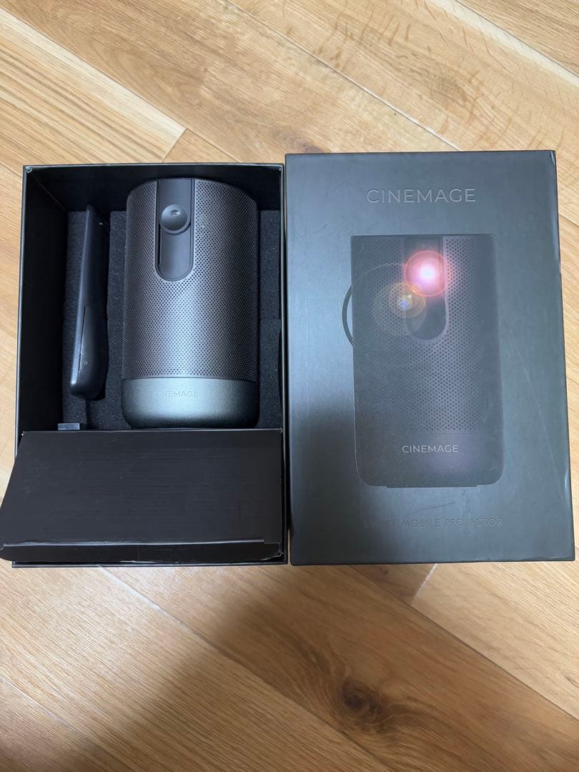 美品【ハイエンドモデル】ポータブルプロジェクター　シネマージュ