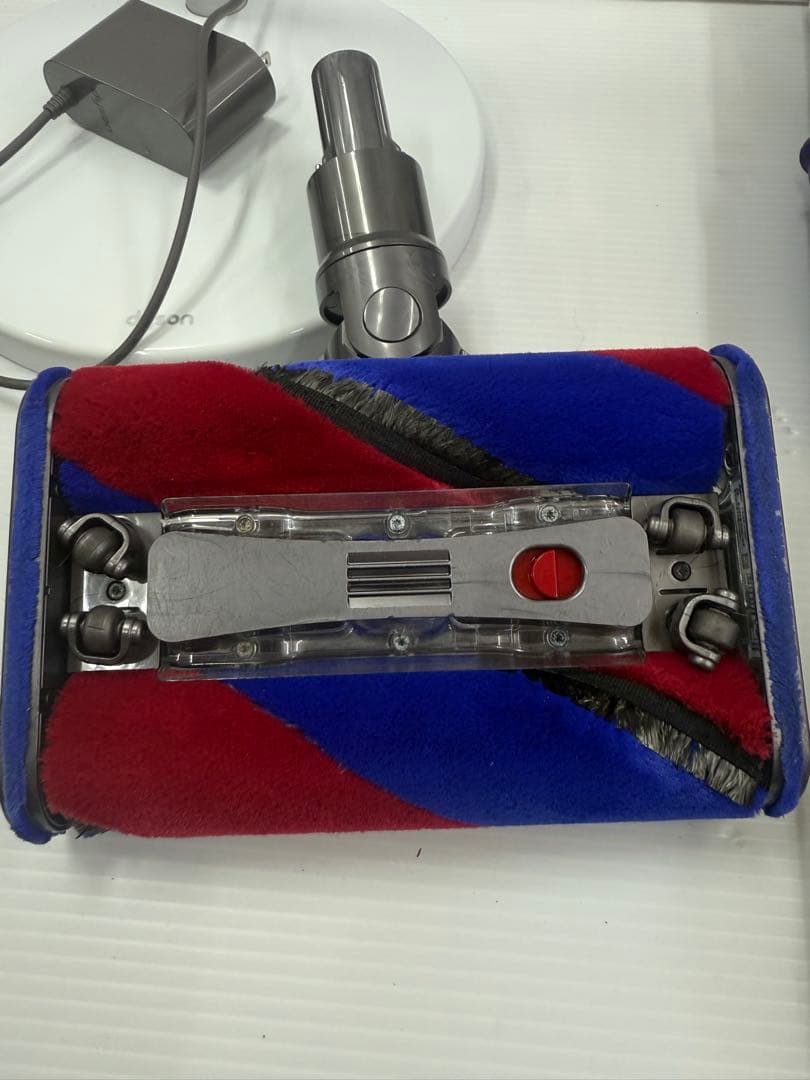 ダイソン コードレススティッククリーナー SV19