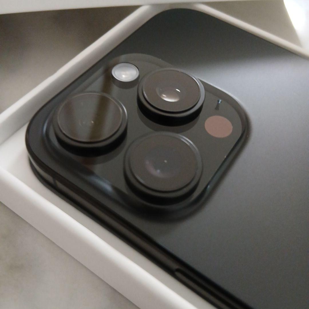 iPhone 16 Pro ブラックチタニウム 256GB 本体