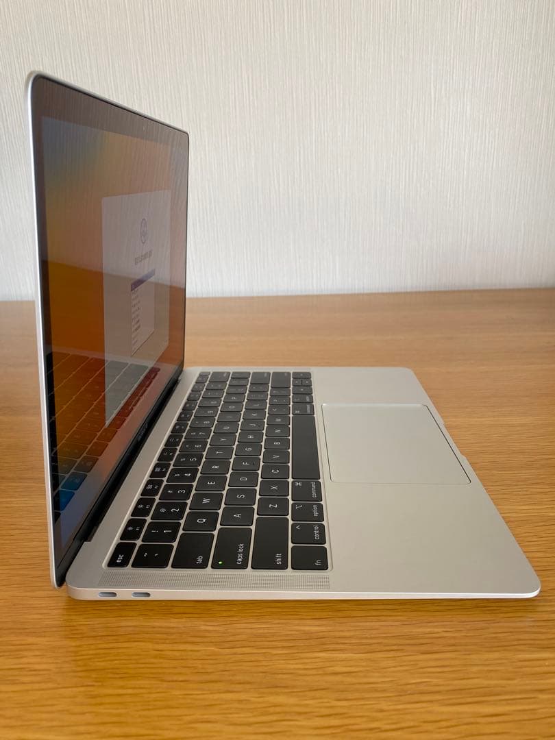 美品　MacBook Air 2018 未使用に近い　MacBook本体