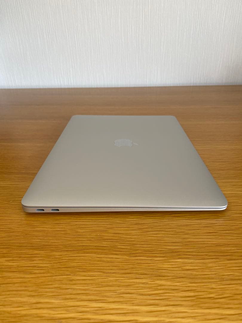 美品　MacBook Air 2018 未使用に近い　MacBook本体