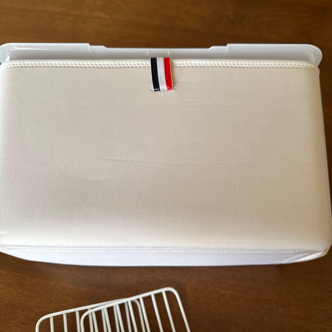 BONIQ 2.0 低温調理器 BNQ-10とコンテナーのセットです。