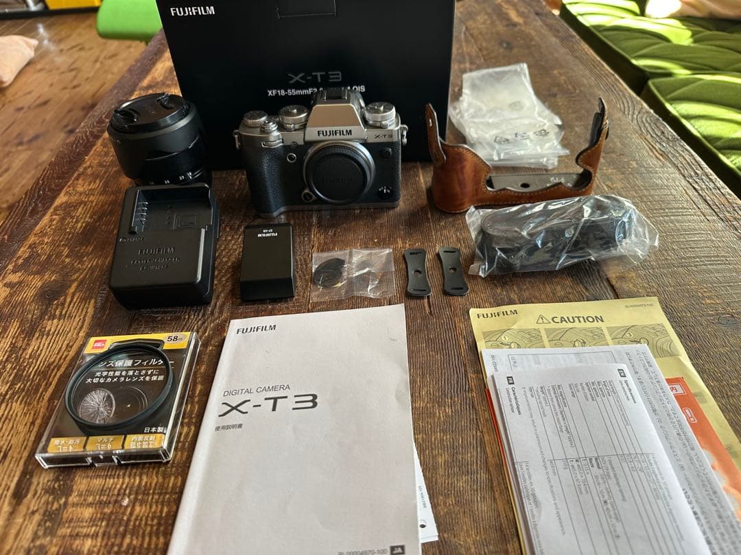 Fujifilm X-T3ミラーレスカメラ18-55㎜レンズハーフレザーケース付