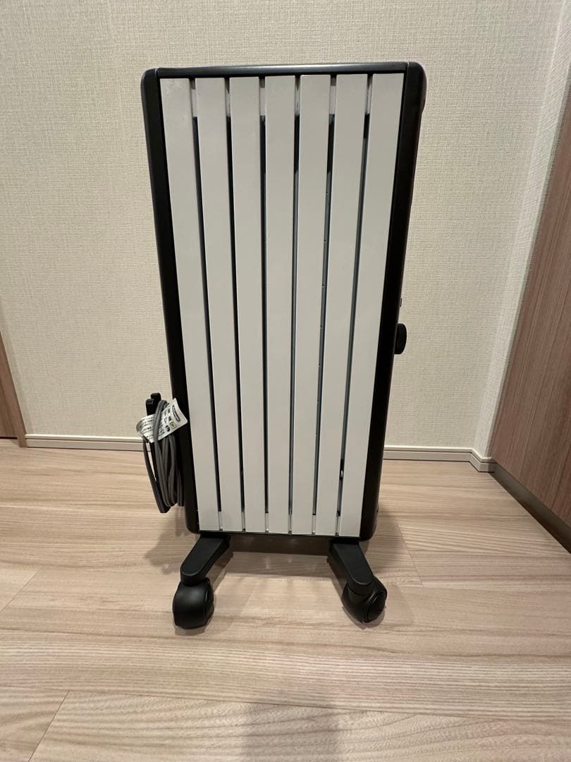 DeLonghi オイルヒーター（トップハンガー付き）