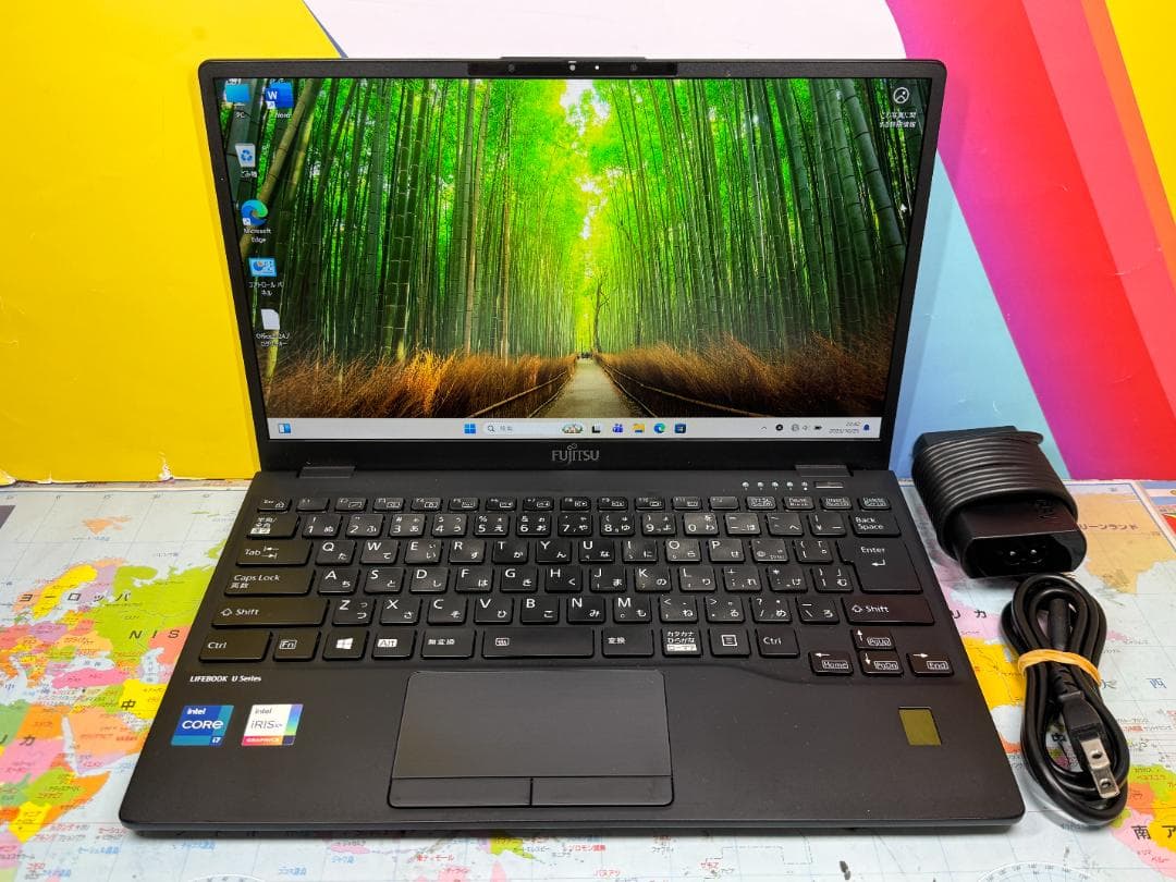美品 第11世代i7 16GB 512GB 富士通 U9311/F ノートPC
