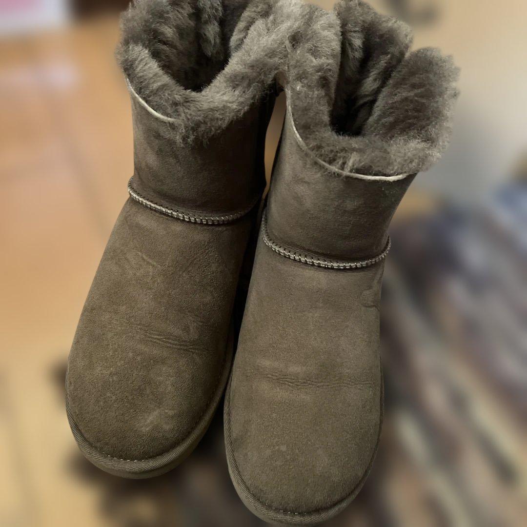 ヒマワリ様 UGG ムートンブーツ カーキ 25センチ リボン アグ