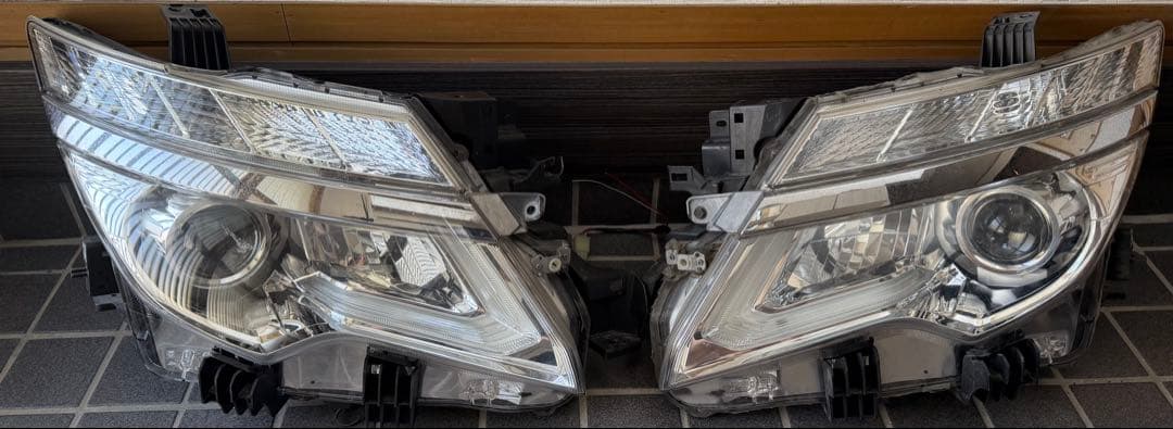 E52中期　ヘッドライト左右　ライダー