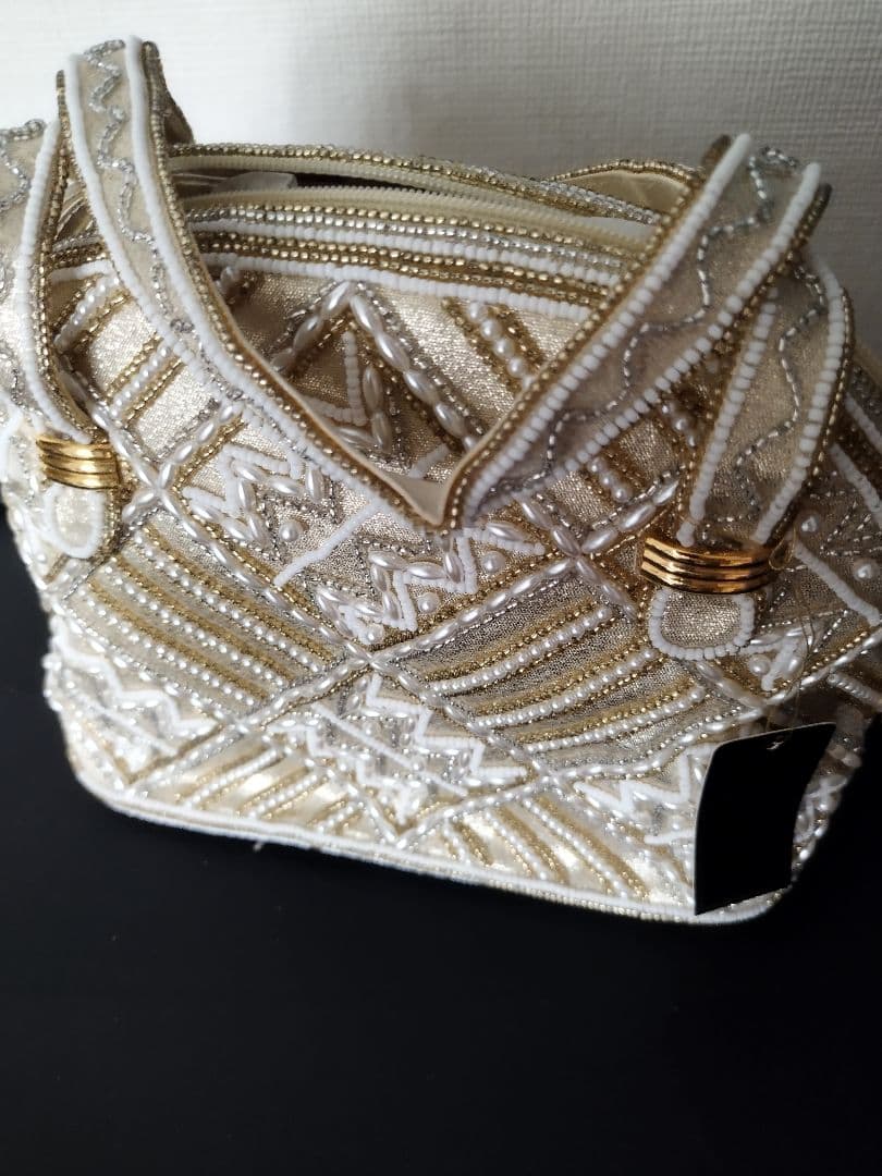 ＬＵＭＹ はしもと皇室御用達　ビーズバック　普段使いに使えそうなお洒落タイプ