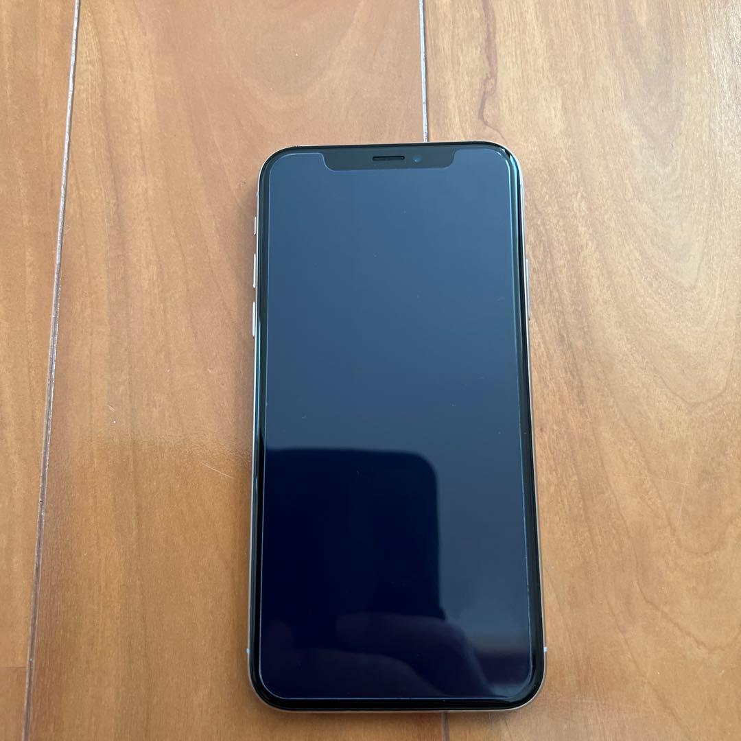 Apple iPhone X（SIMロックありau）本体 ケース付き