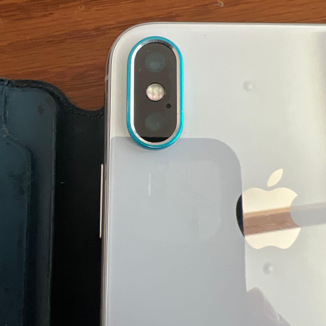 Apple iPhone X（SIMロックありau）本体 ケース付き