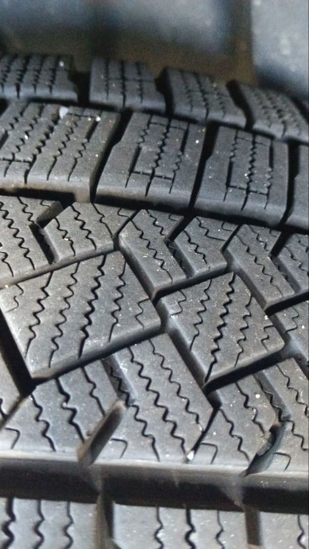 フォルクスワーゲン　ホイール付きスタッドレスタイヤ4本 送料込