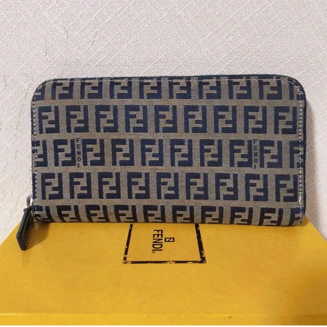 フェンディ ズッキーノ柄 ラウンドファスナー長財布 ネイビー