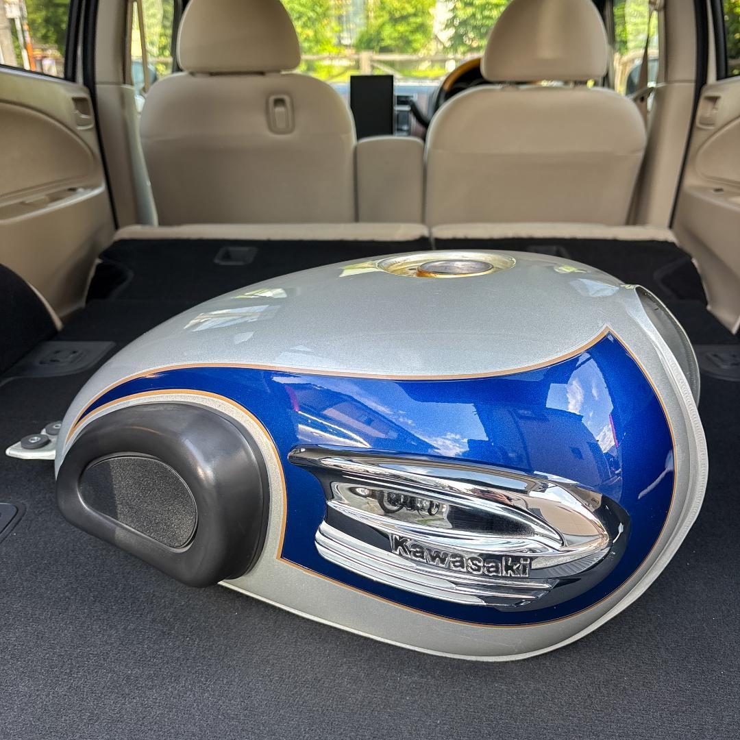 カワサキ W650タンク ギャラクシーシルバー×ルミナスポラリスブルー美品