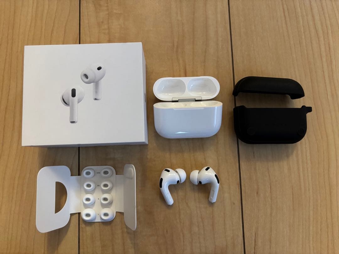 AirPods Pro 3 本体　社外ケース付