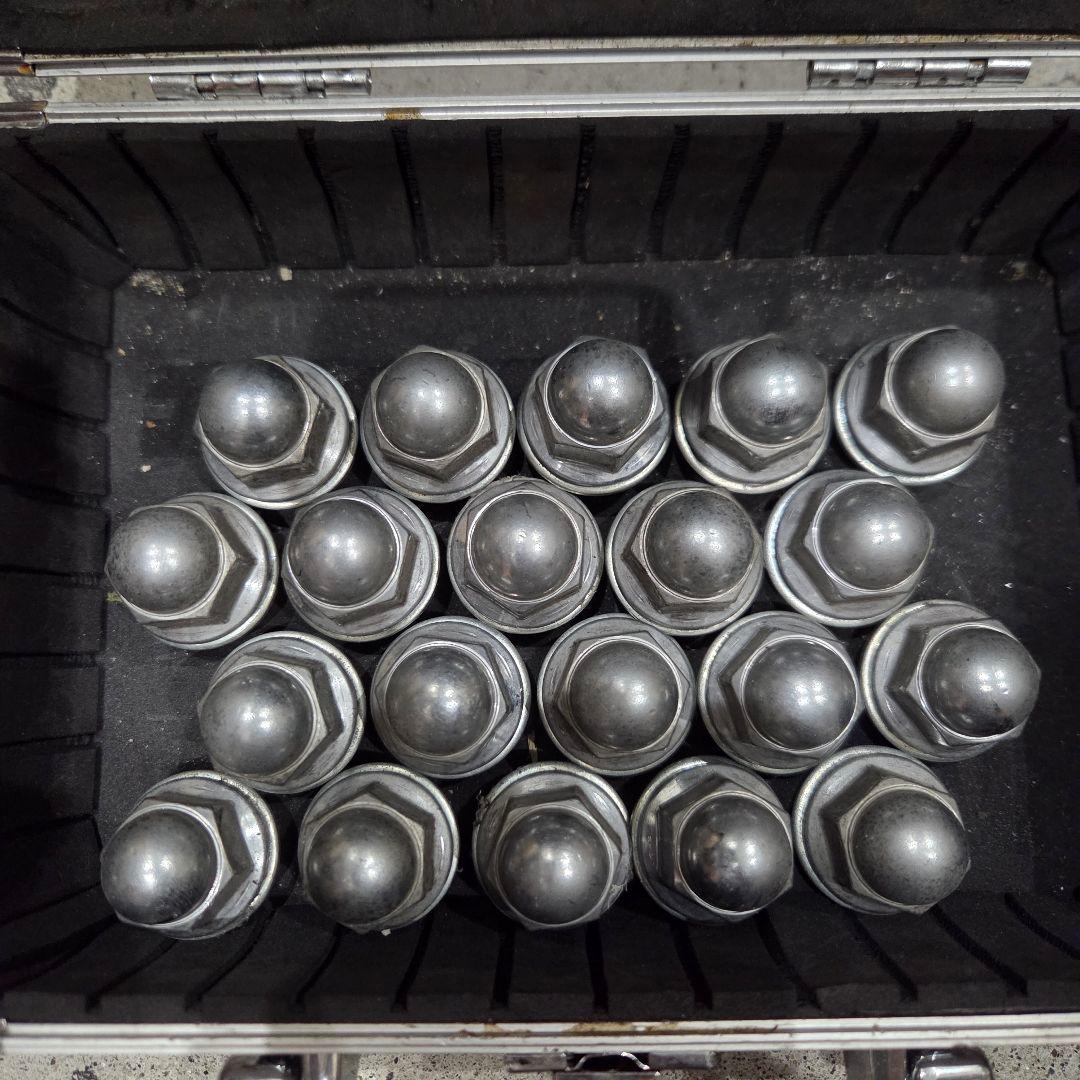 【送料込み】デリカD5後期　18インチ純正ホイール＆タイヤ＆ナット