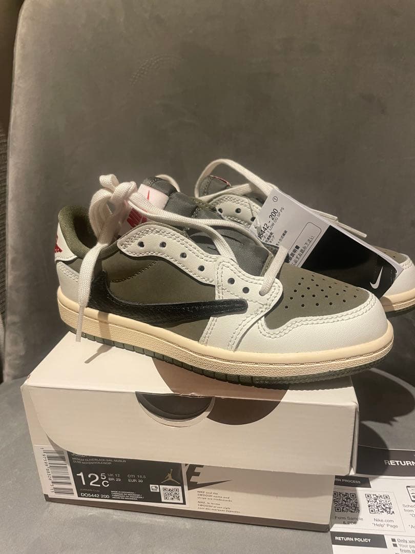 ジョーダン1 low Travis 18.5cm