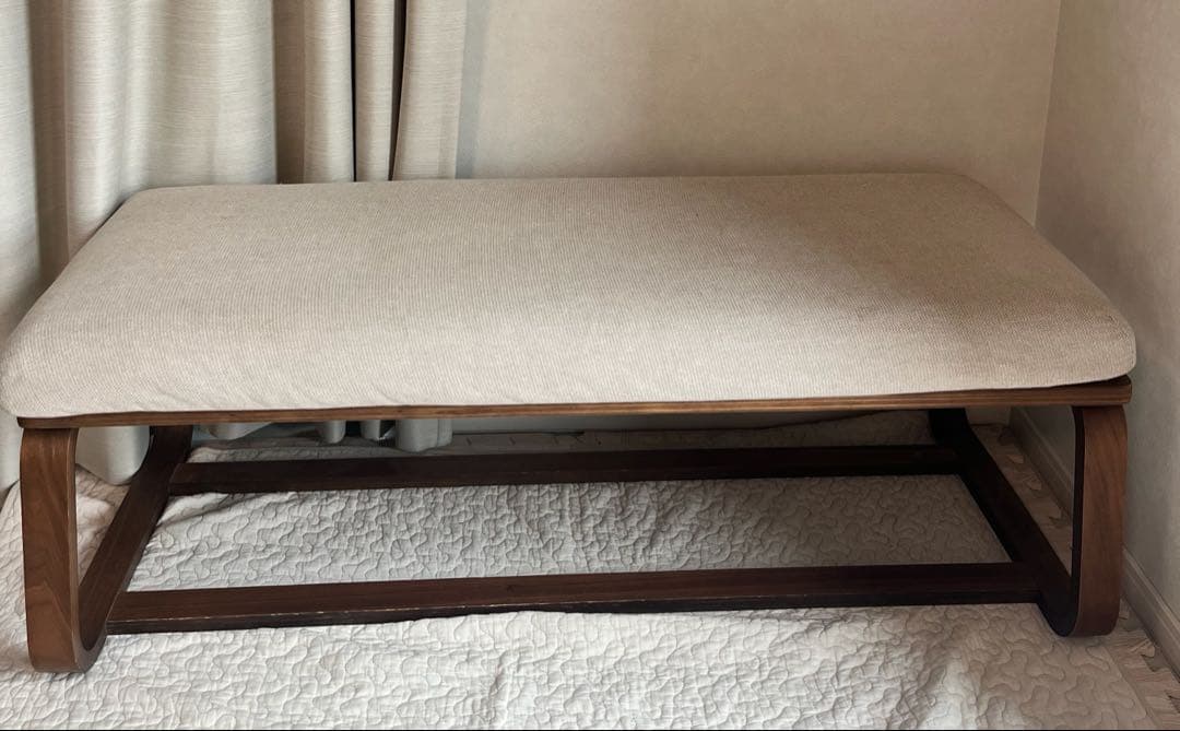 リビングでもダイニングでもつかえるベンチ・１・ウォールナット材