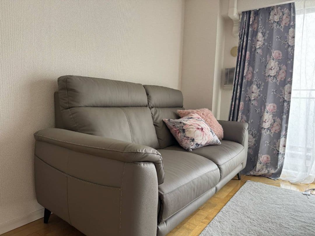 j*1様 A*i様 LB07 3Pソファ