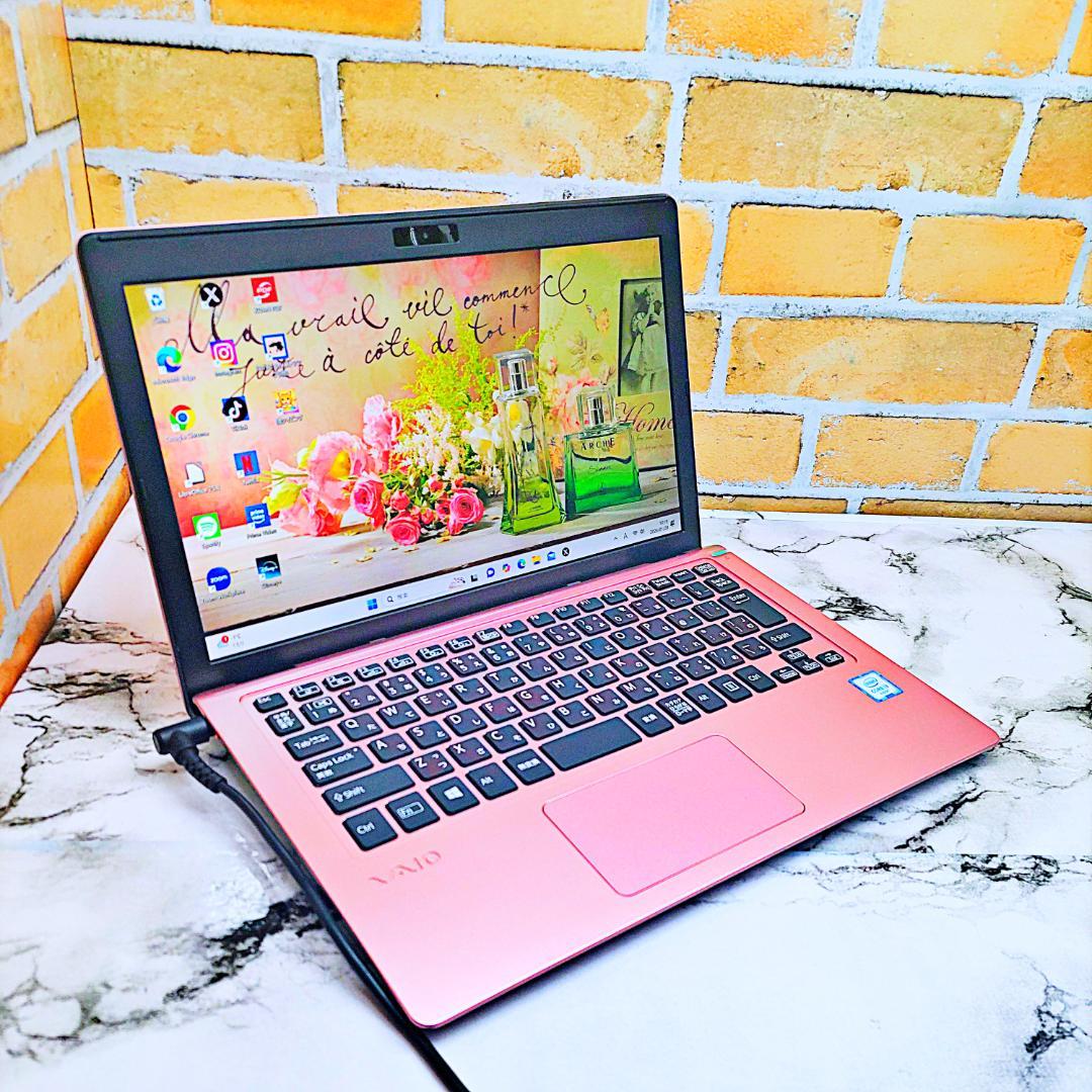 レアなピンク❤️ノートパソコン❣️Core-i3☘️爆速SSD✨軽量・コンパクト