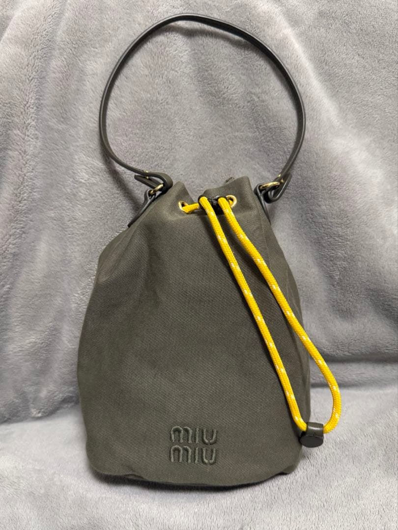 MIU MIU ギャバジン ポーチ　5NR038 2IA7