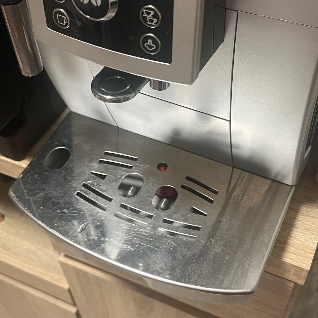 デロンギ マグニフィカSスペリオレECAM23420SBN