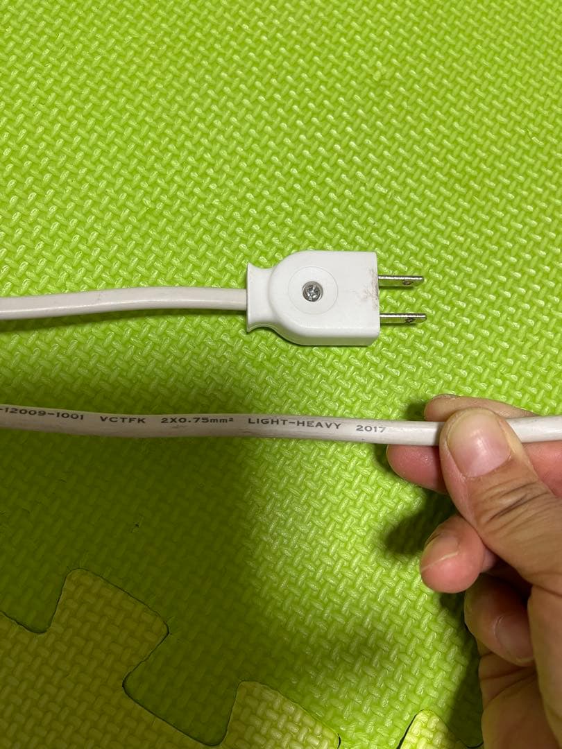 アイリスオーヤマ　空気清浄機能付除湿機「DCE-120」