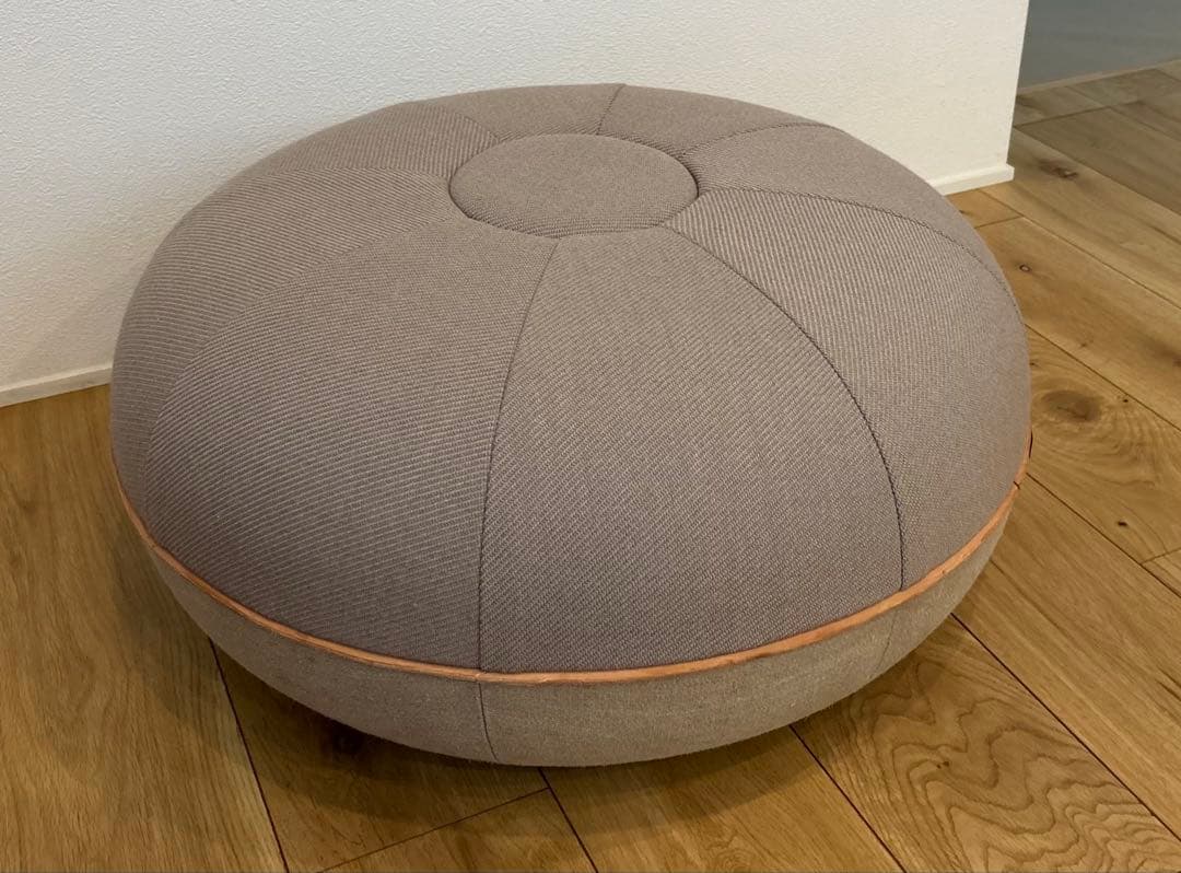 FRITZ HANSEN pouf ラージ ベージュ