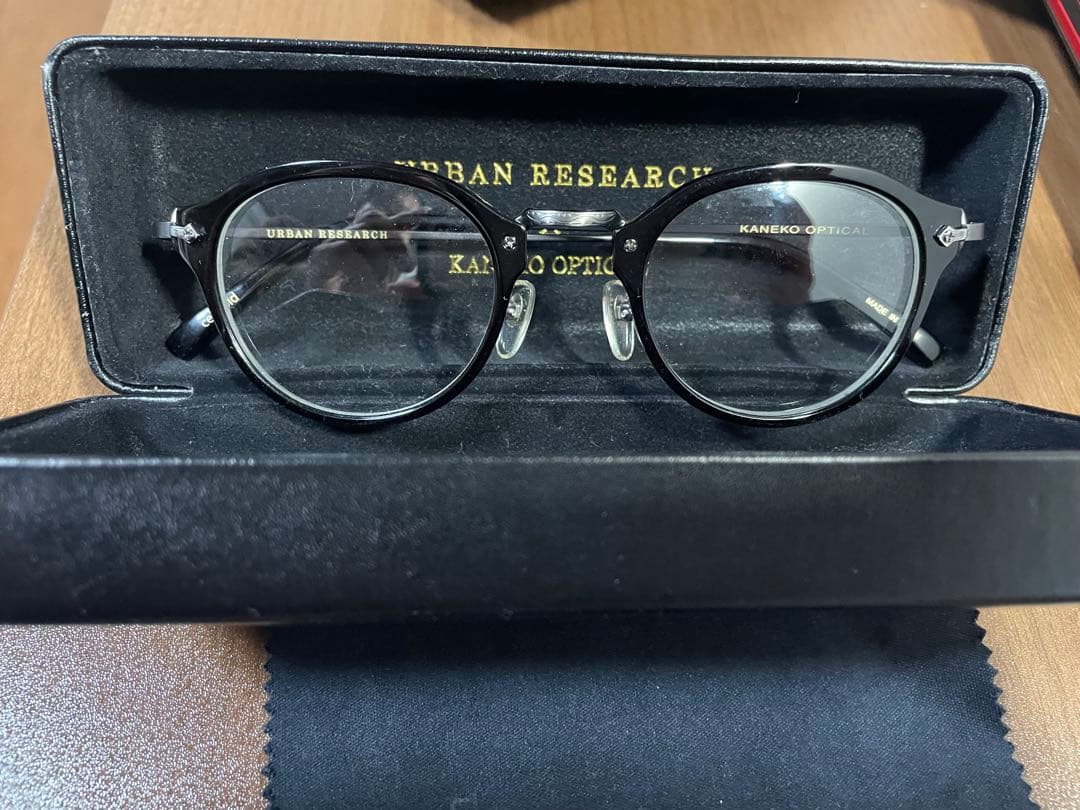 千*葉様 金子眼鏡　URBAN RESEARCH ブラックフレーム メガネ ケー