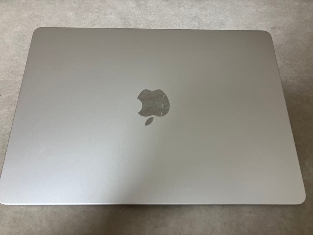 MacBook air スターライト 16gb 256gb 13インチ　M2