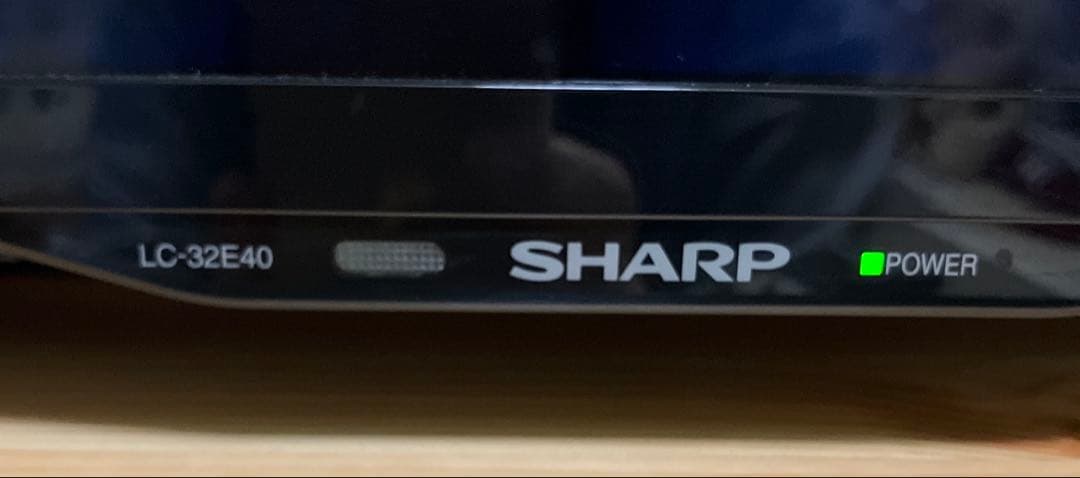 シャープ　AQUOS 32インチ テレビ