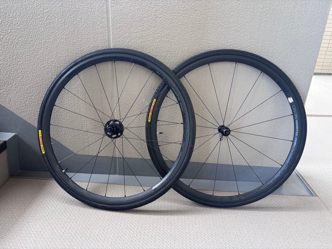 Vittoria ELUSION NERO シマノフリー 前後700cホイール